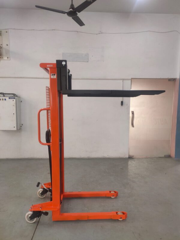 Manual Stacker - 2016 P - Image 11