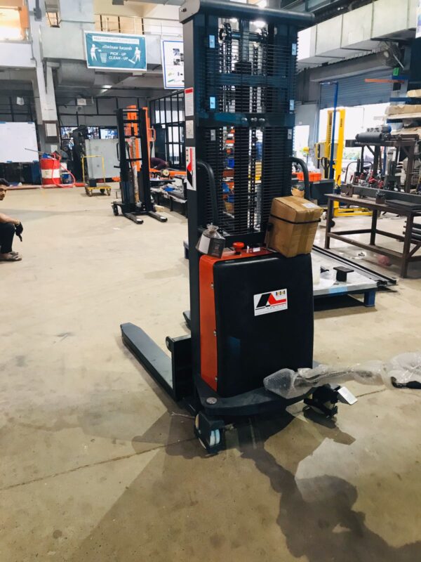 Semi Stacker 1030