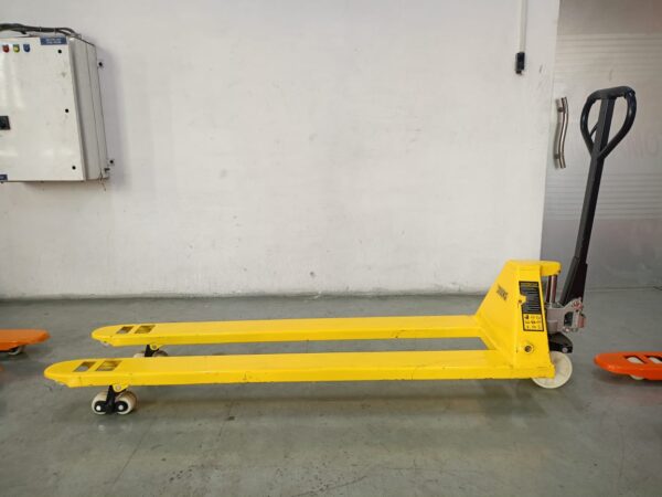 Long Length Pallet Truck 550