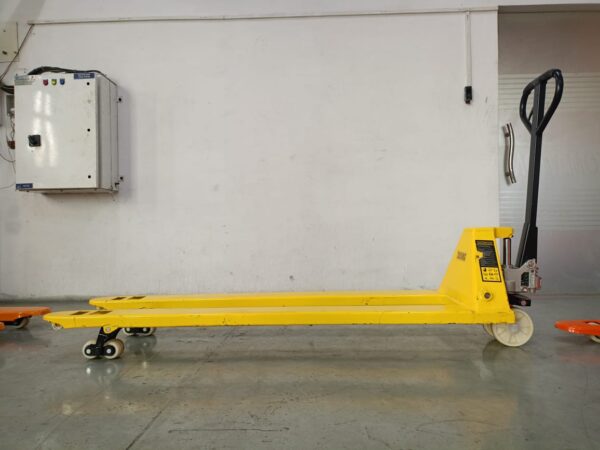 Long Length Pallet Truck 550 - Image 6