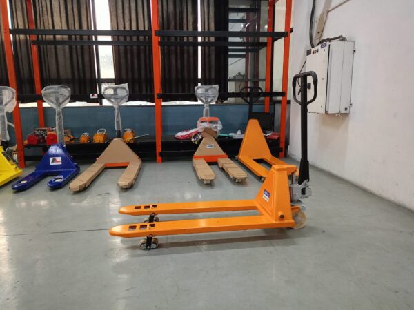 Low Profile Pallet Truck 2.0 ton - Image 5